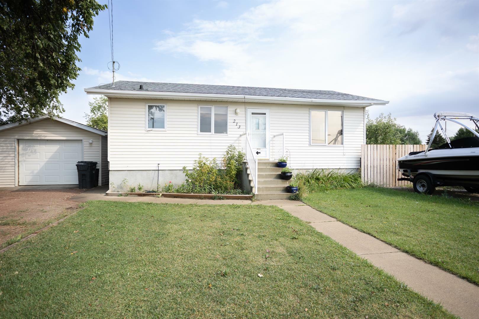 Property Photo: 213 Broadway N AB T0K 2S0