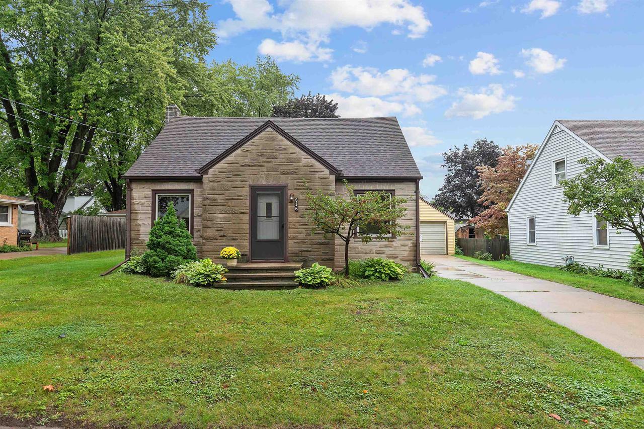 Property Photo:  536 Van Buren Street  WI 54140 