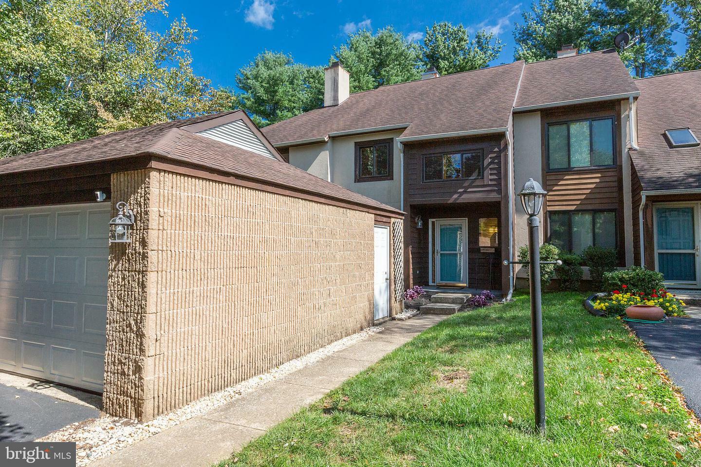 Property Photo:  417 Stonegate Court  PA 17551 