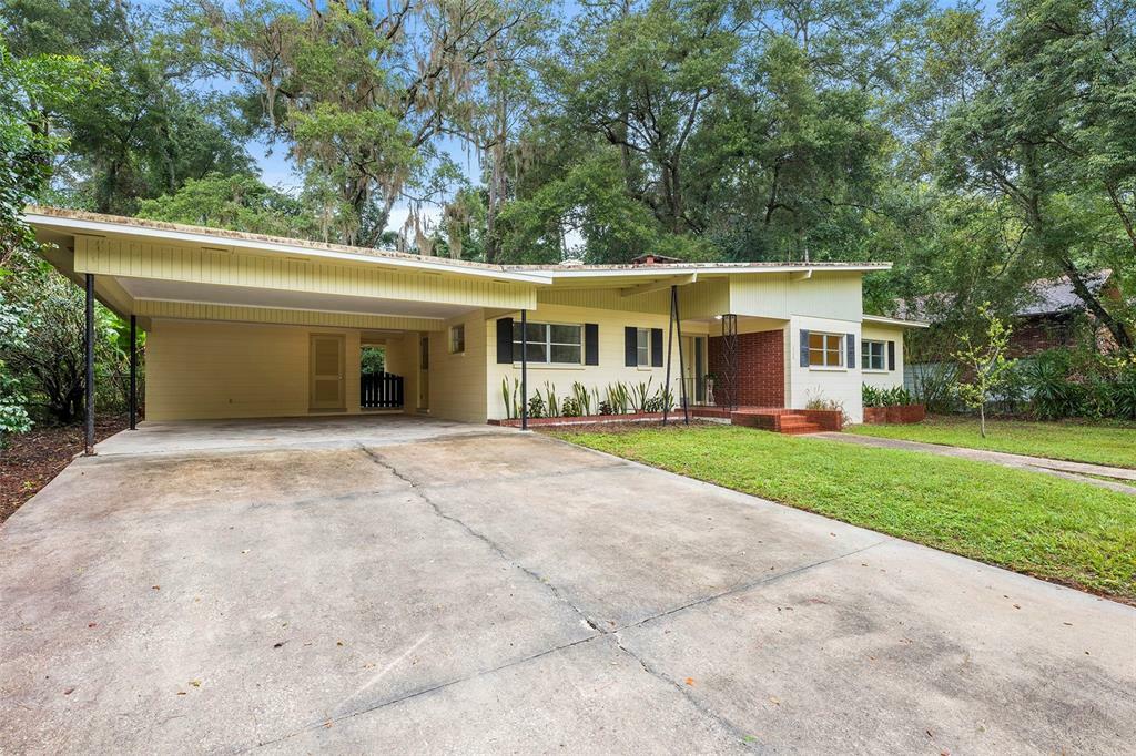 Property Photo:  1028 NW 36th Drive  FL 32605 