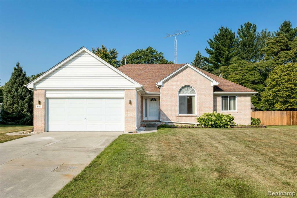 Property Photo:  3163 Lindsay  MI 48060 7781 