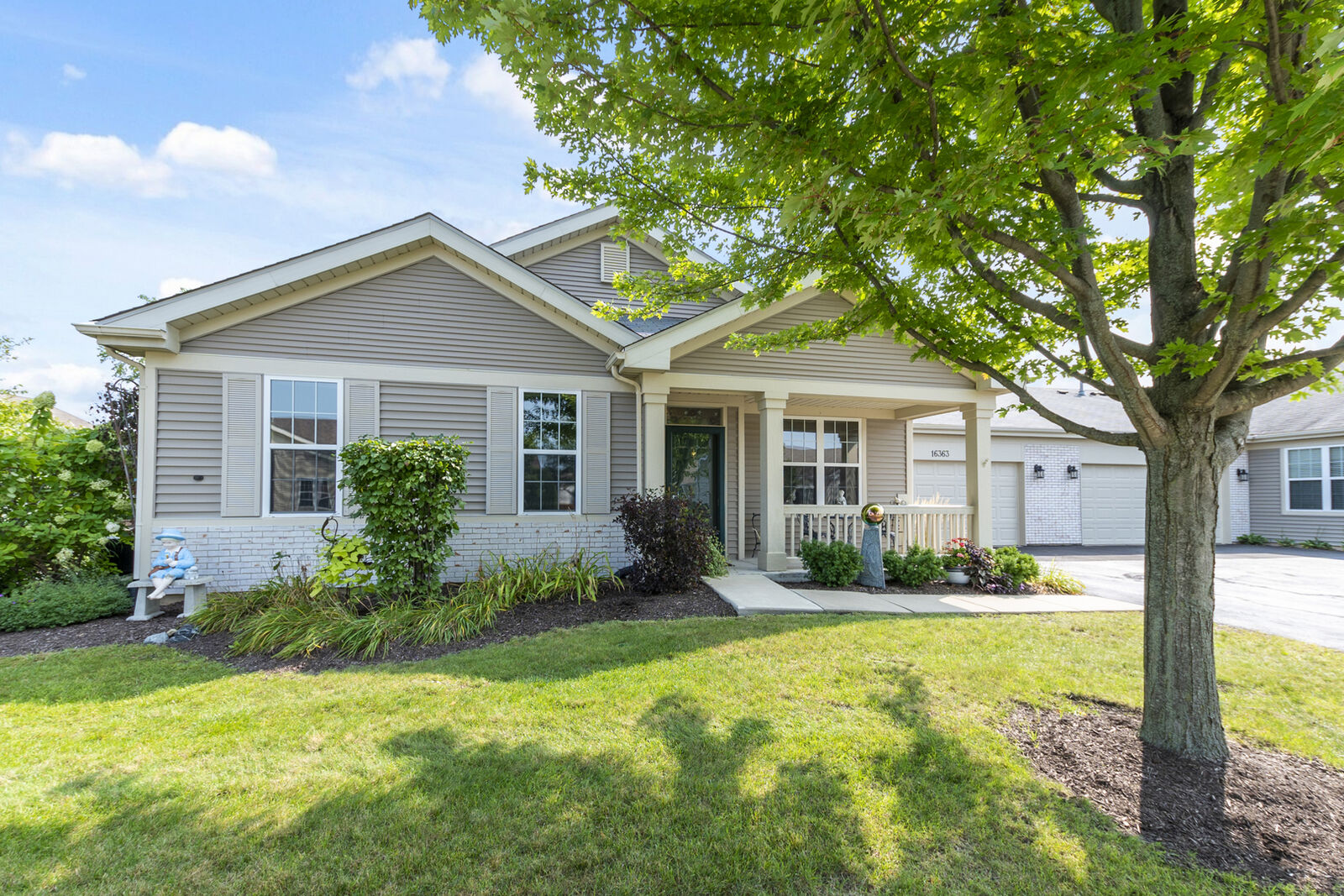 Property Photo: 16363 Crescent Lake Drive IL 60403
