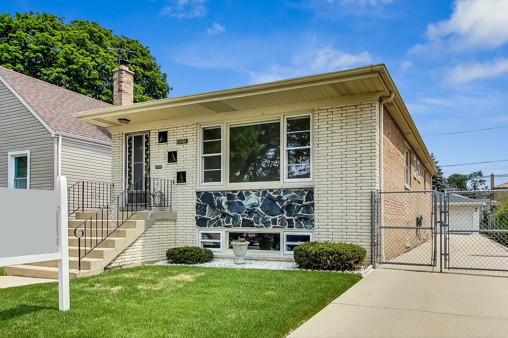 Property Photo:  3253 N Odell Avenue  IL 60634 