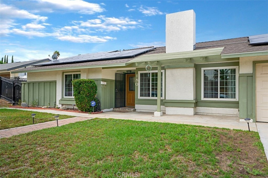 Property Photo:  180 W Mission Court  CA 92882 