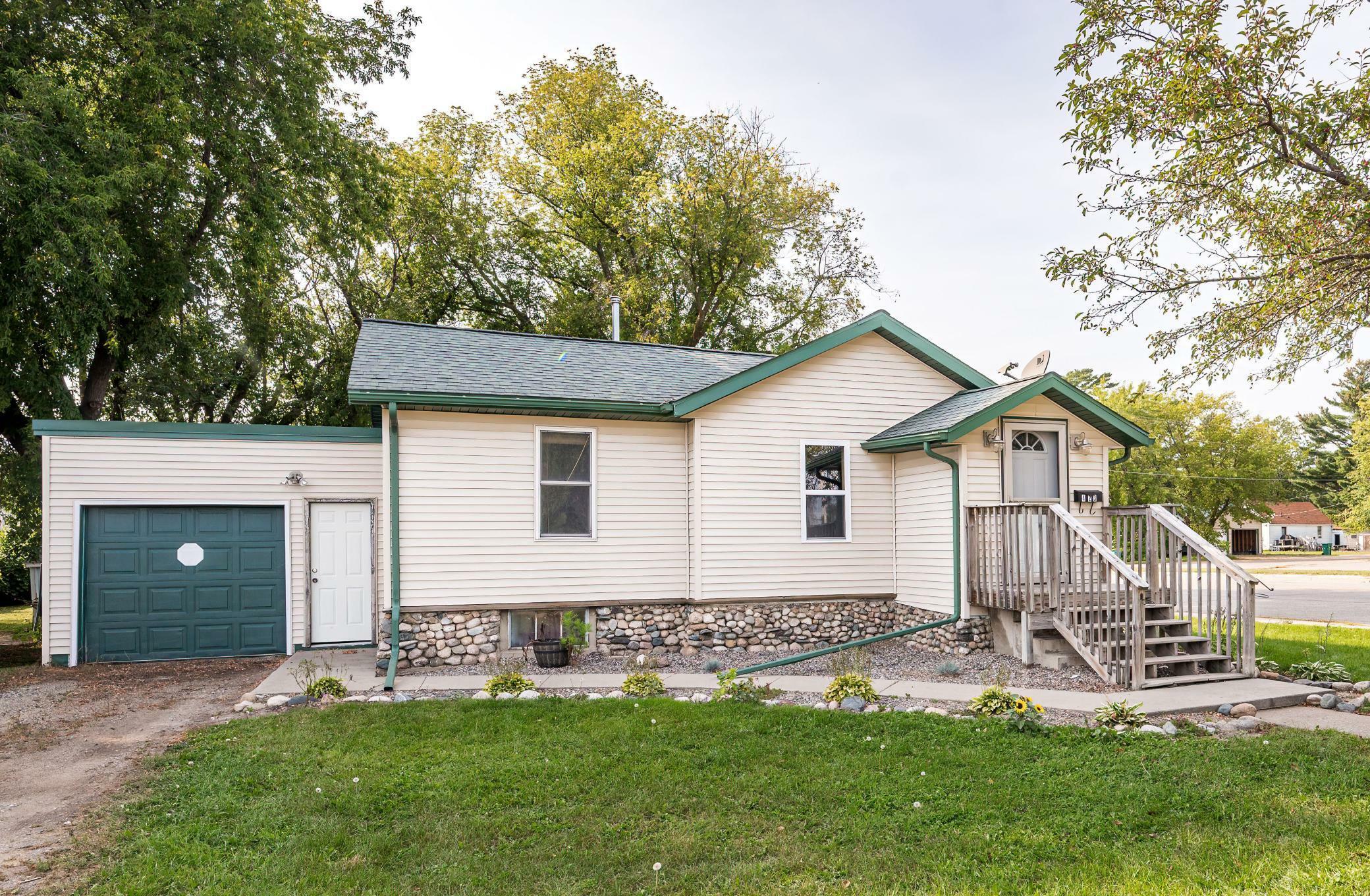 Property Photo: 423 NW 8th Avenue MN 55744