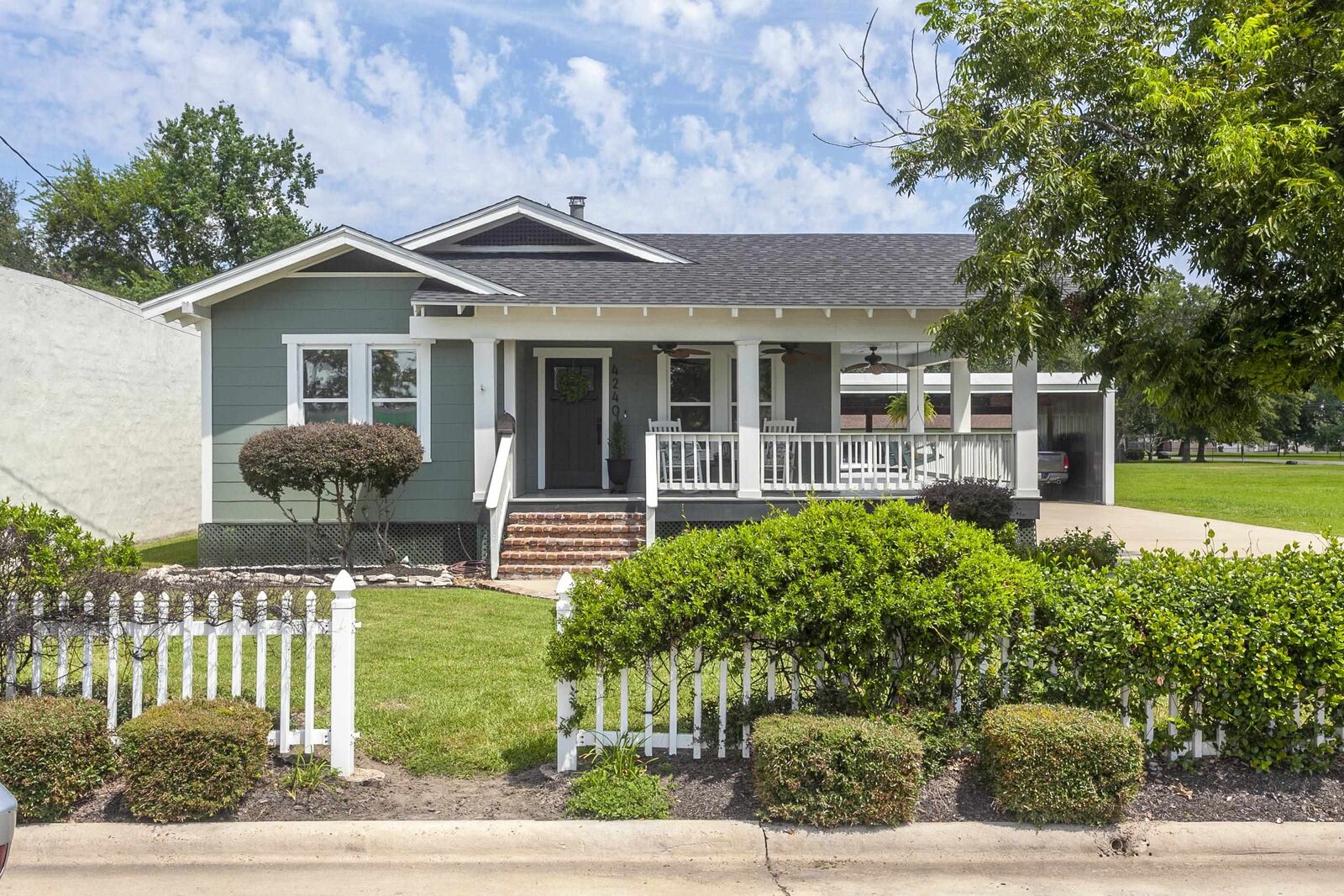 Property Photo:  4240 Lincoln Ave  TX 77619 