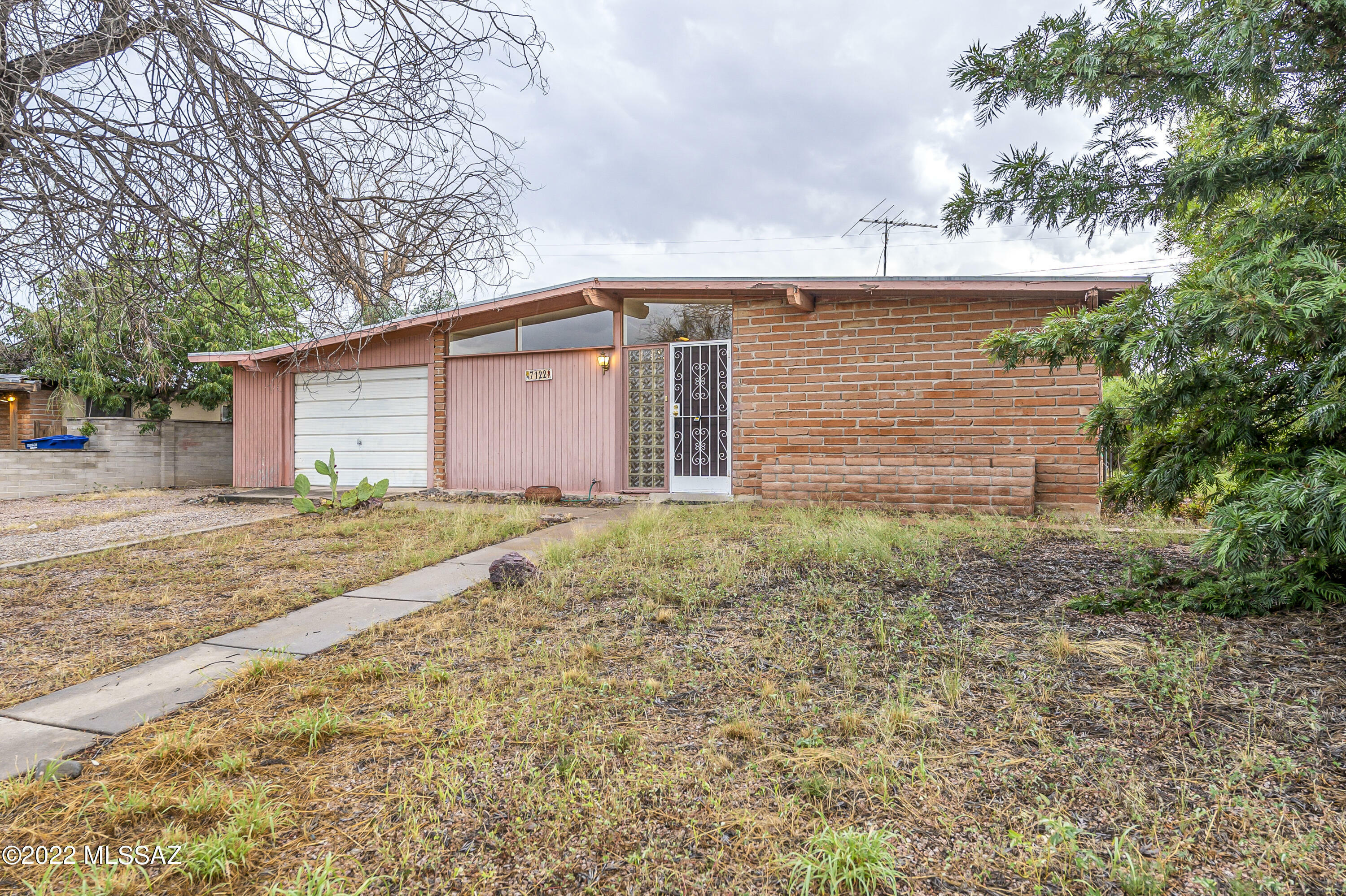 Property Photo:  7122 E Kingston Drive  AZ 85710 