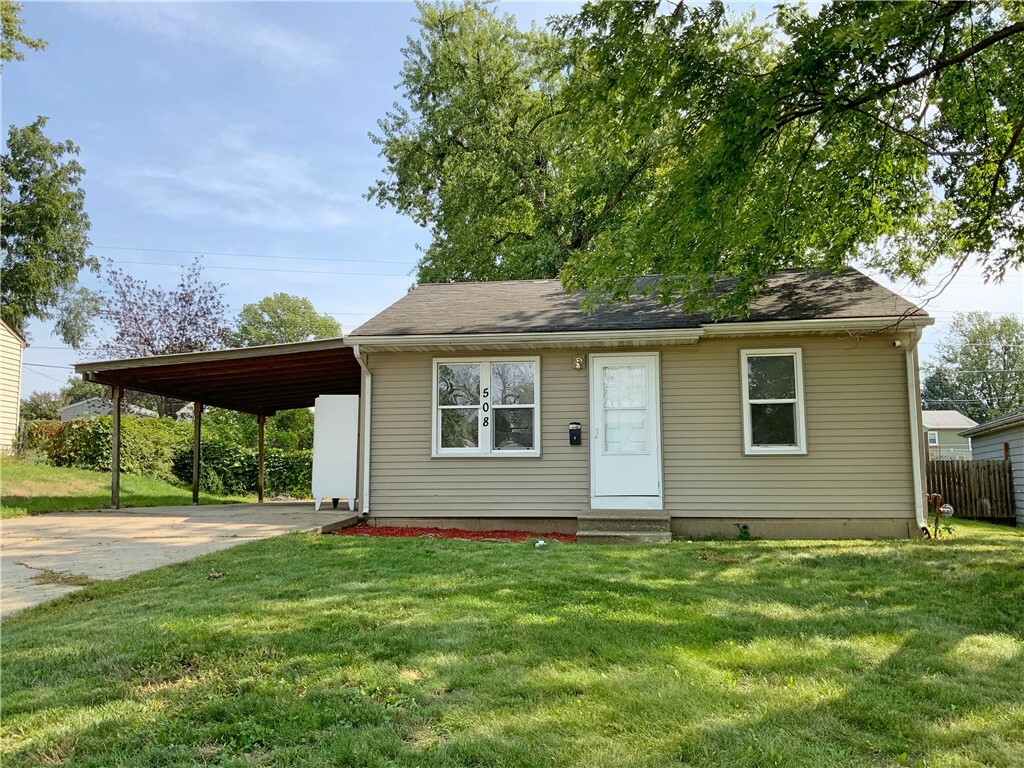 Property Photo:  508 E 21st Street S  IA 50208 