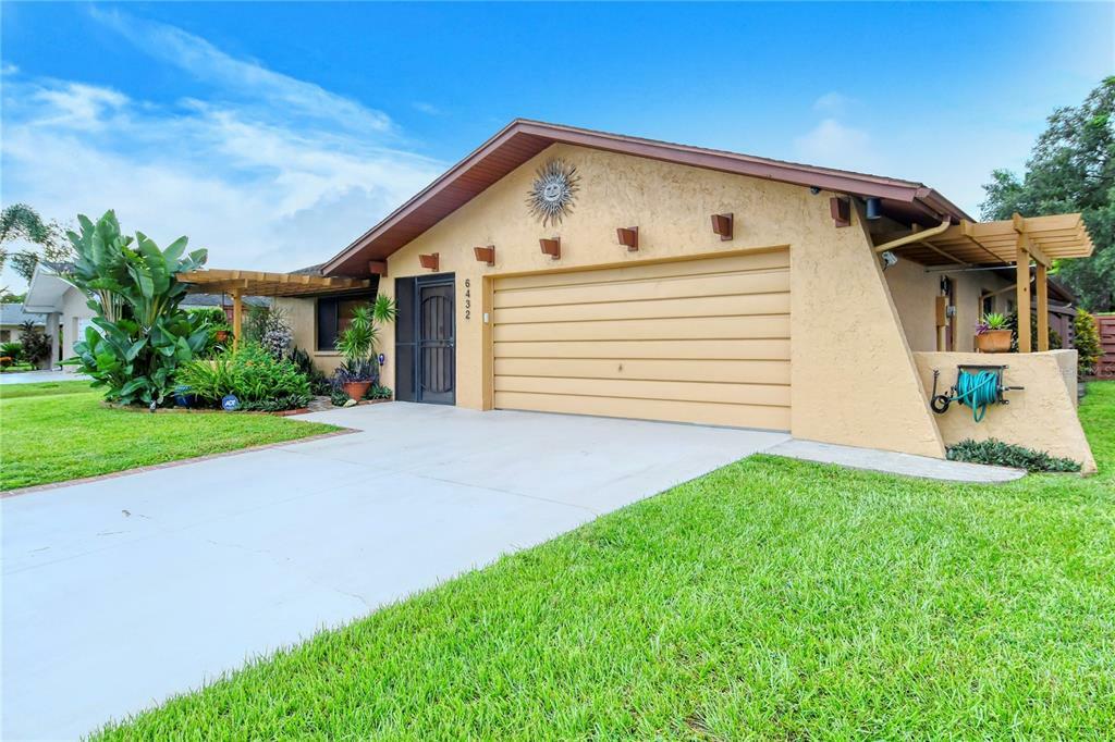 Property Photo:  6432 Samoa Drive  FL 34241 