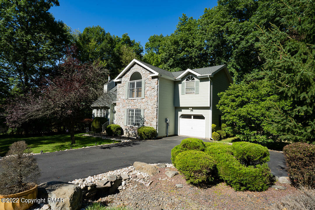 Property Photo:  133 Reunion Ridge  PA 18301 