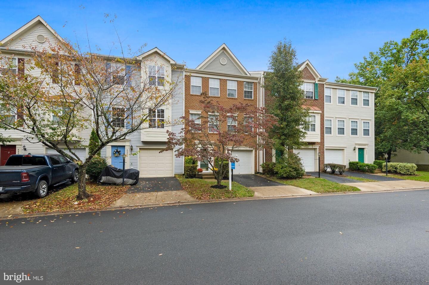 Property Photo: 6903 Traditions Trail VA 20155