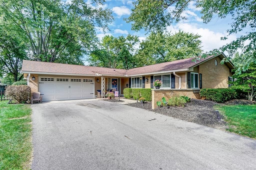 Property Photo: 2433 E Rahn Road OH 45440