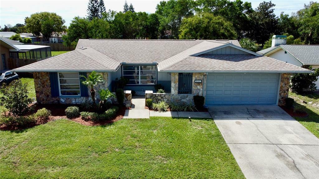 Property Photo: 6928 Pin Cherry Lane FL 34668