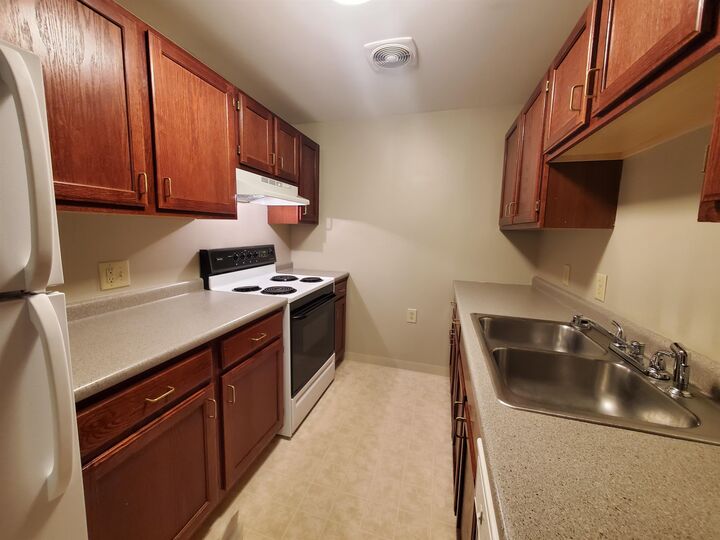 Property Photo: 40 Eastern Avenue 206 NH 03104