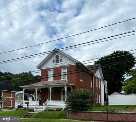 Property Photo: 402 N Spring St PA 15537