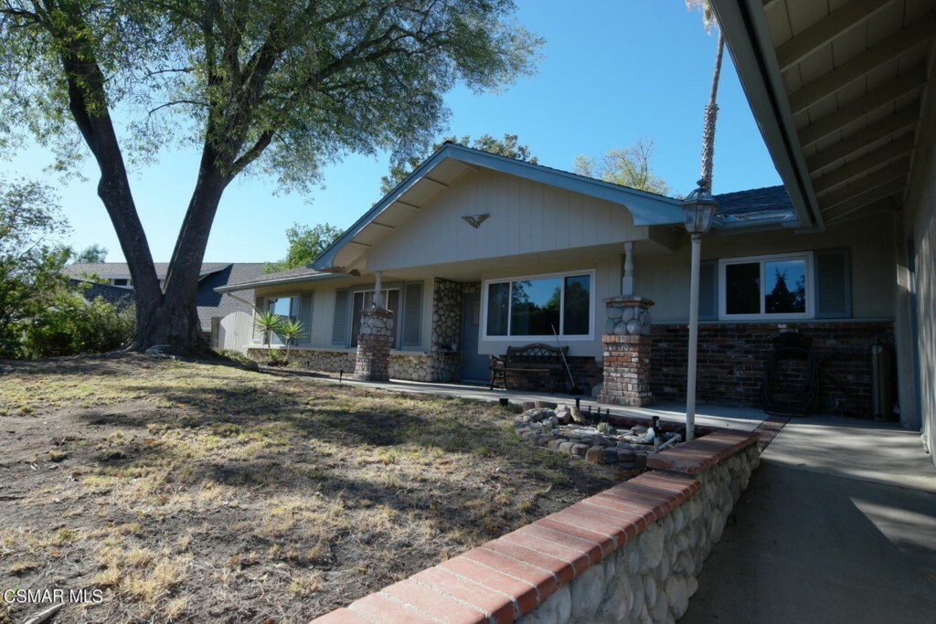 Property Photo:  1949 Coventry Court  CA 91362 