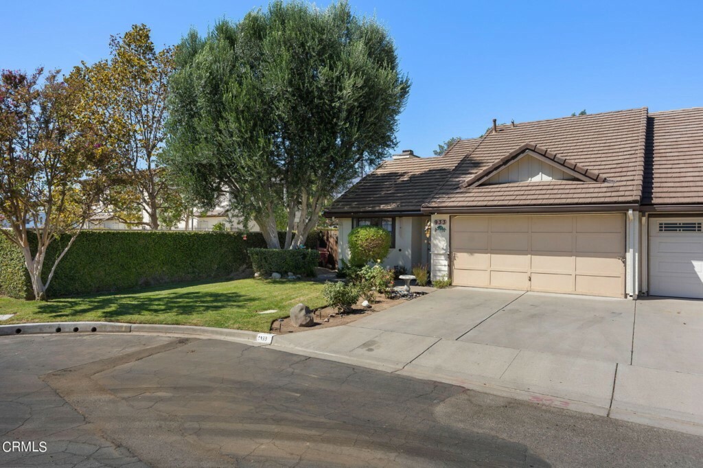 Property Photo:  933 Oakdale Lane  CA 93015 