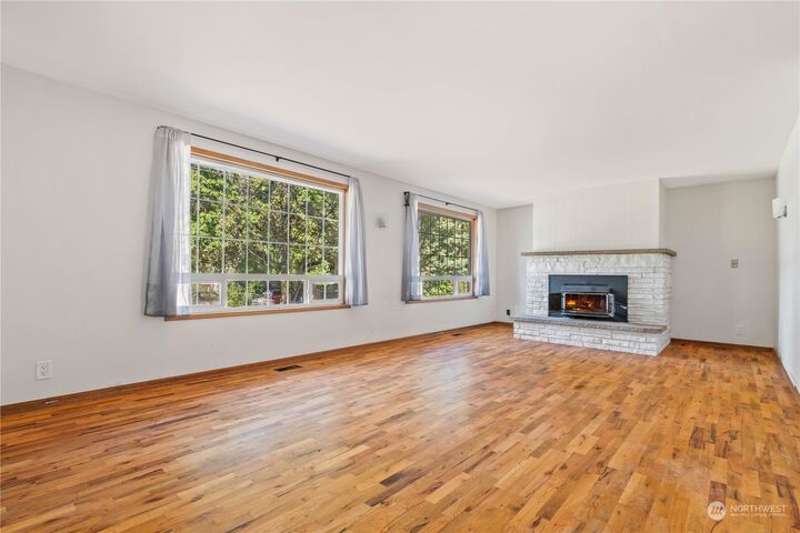 Property Photo:  11615 SE 180th Street  WA 98058 