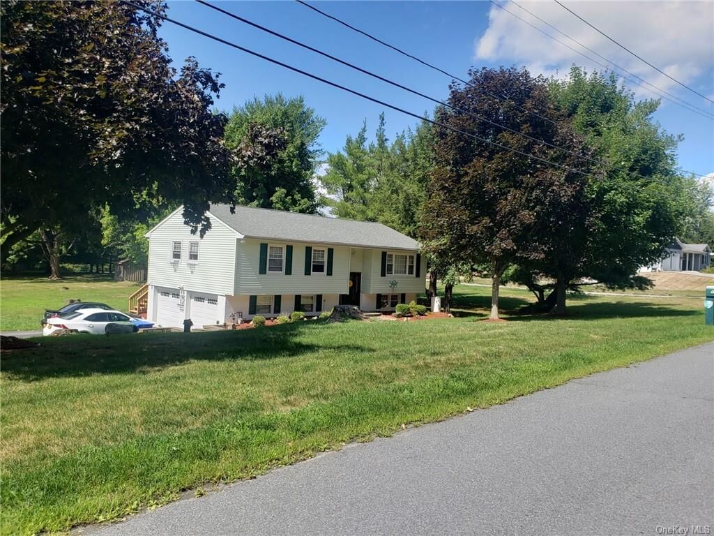 Property Photo:  10 Lincoln Street  NY 10921