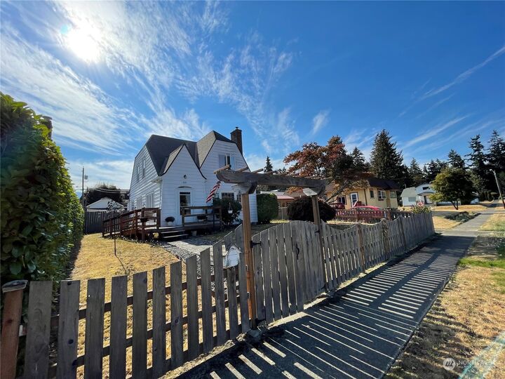 Property Photo: 228 W 12th Street WA 98362