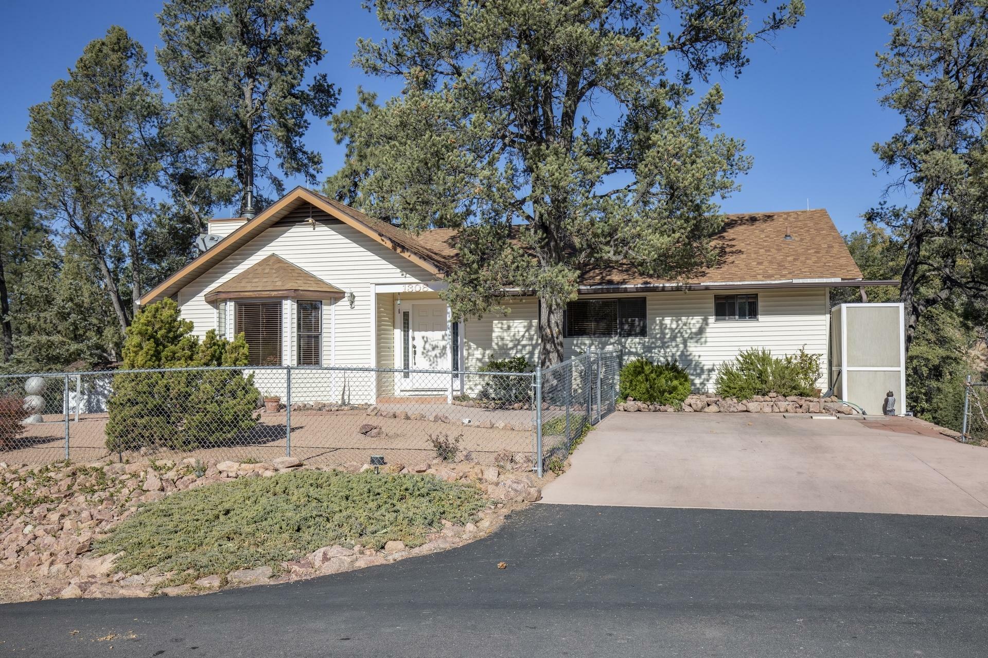 Property Photo:  1308 E Cedar Lane  AZ 85541 