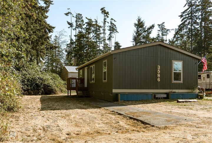 Property Photo:  3586 Appian Way  WA 98277 