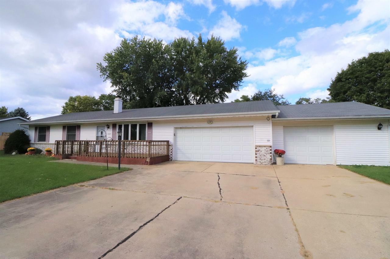 Property Photo:  4260 Pella Ln  WI 53558 