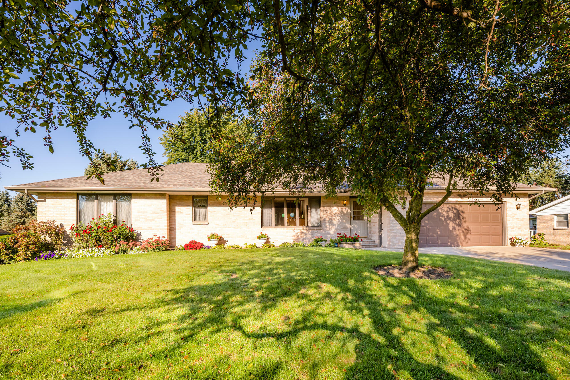 Property Photo: 4800 Scottdale Road MI 49085