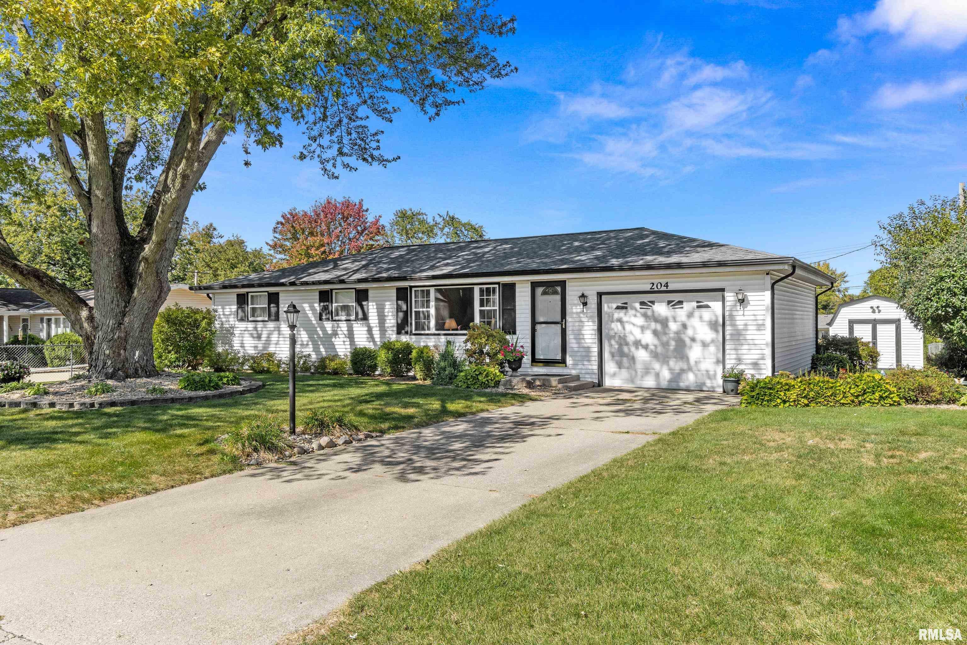 Property Photo:  204 Meadowlark Lane  IL 61571 