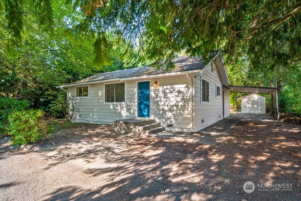 Property Photo:  2113 106th Street SW  WA 98204 