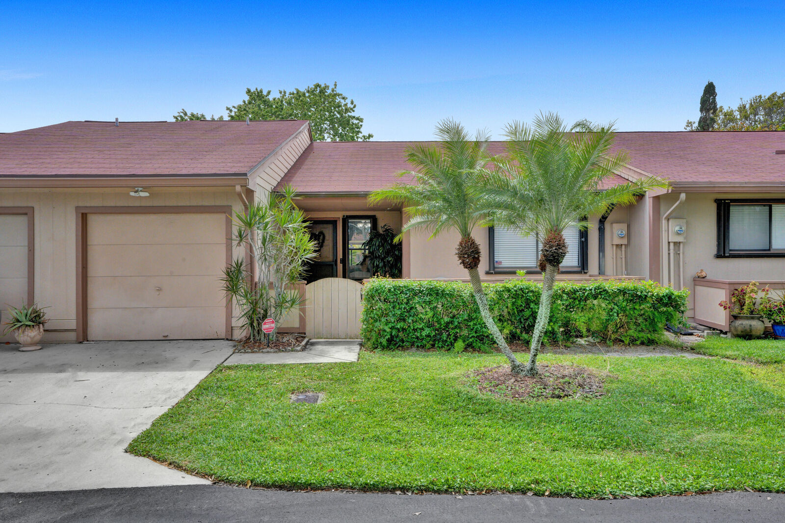 Property Photo:  7 Farnworth Drive  FL 33426 