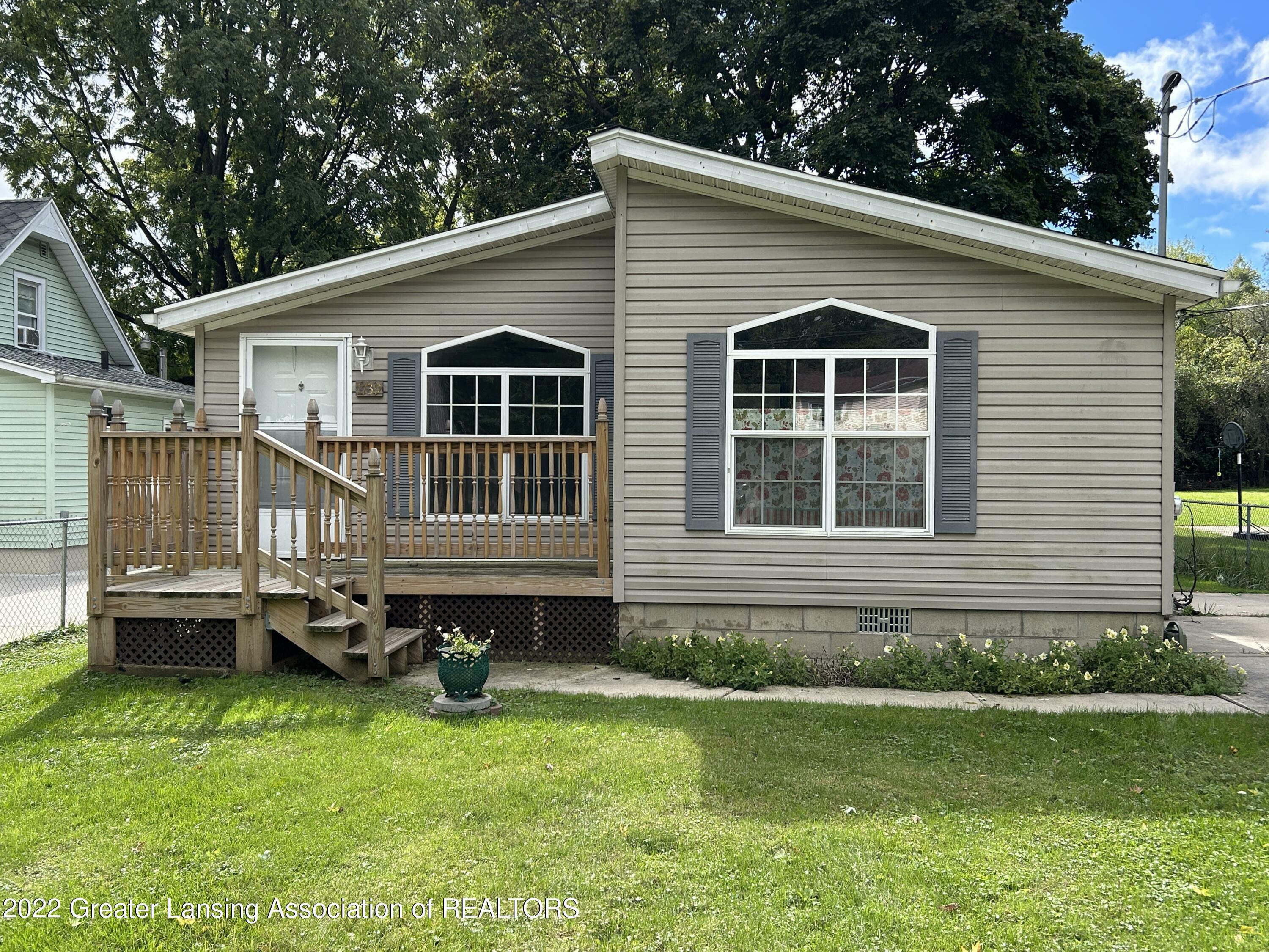 Property Photo:  1739 Hillcrest Street  MI 48910 