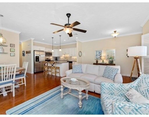 Property Photo:  29 Summer St 14  MA 01938 