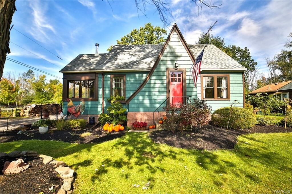 Property Photo:  3043 Westwood Drive  NY 14072 