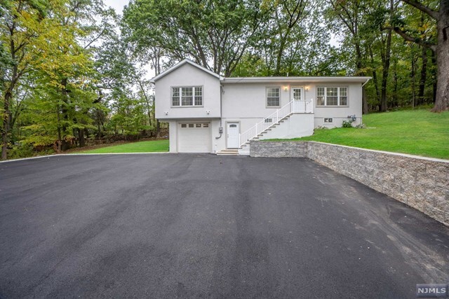 Property Photo: 689 Ratzer Road NJ 07470