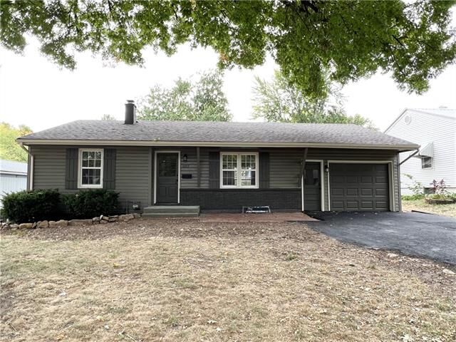 Property Photo:  10513 E 26th Street S  MO 64052 