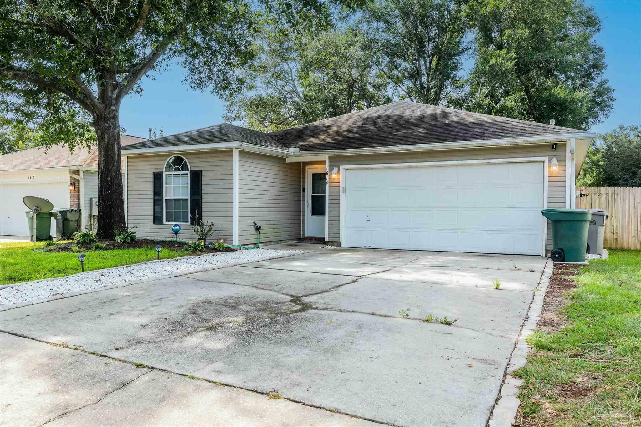 Property Photo:  1614 Galvin Ave  FL 32526 