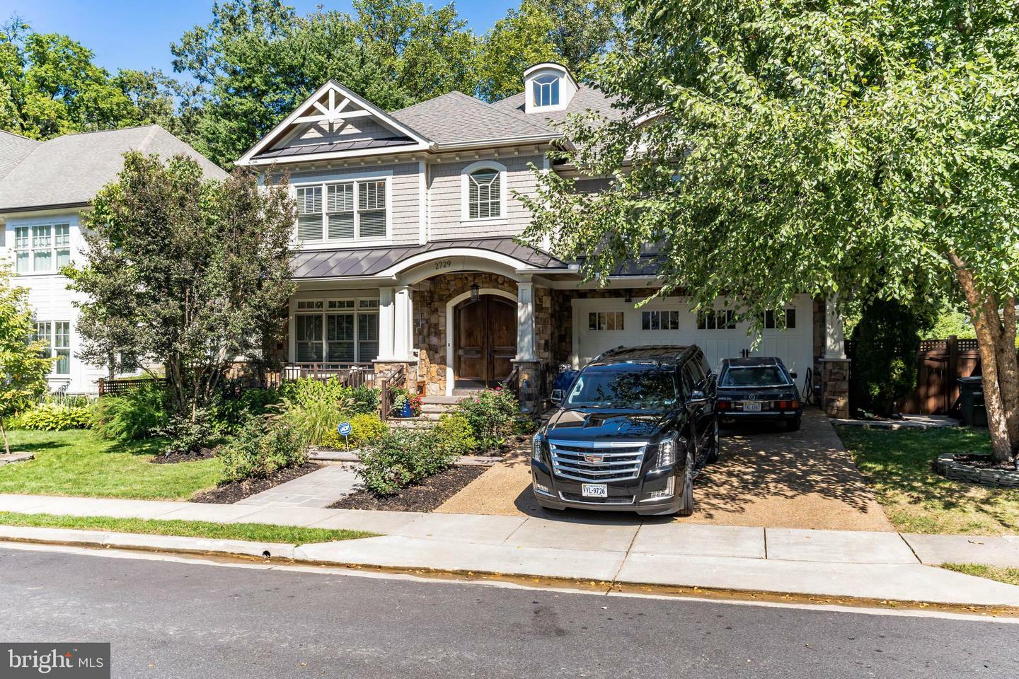 2729 N Jefferson Street  Arlington VA 22207 photo
