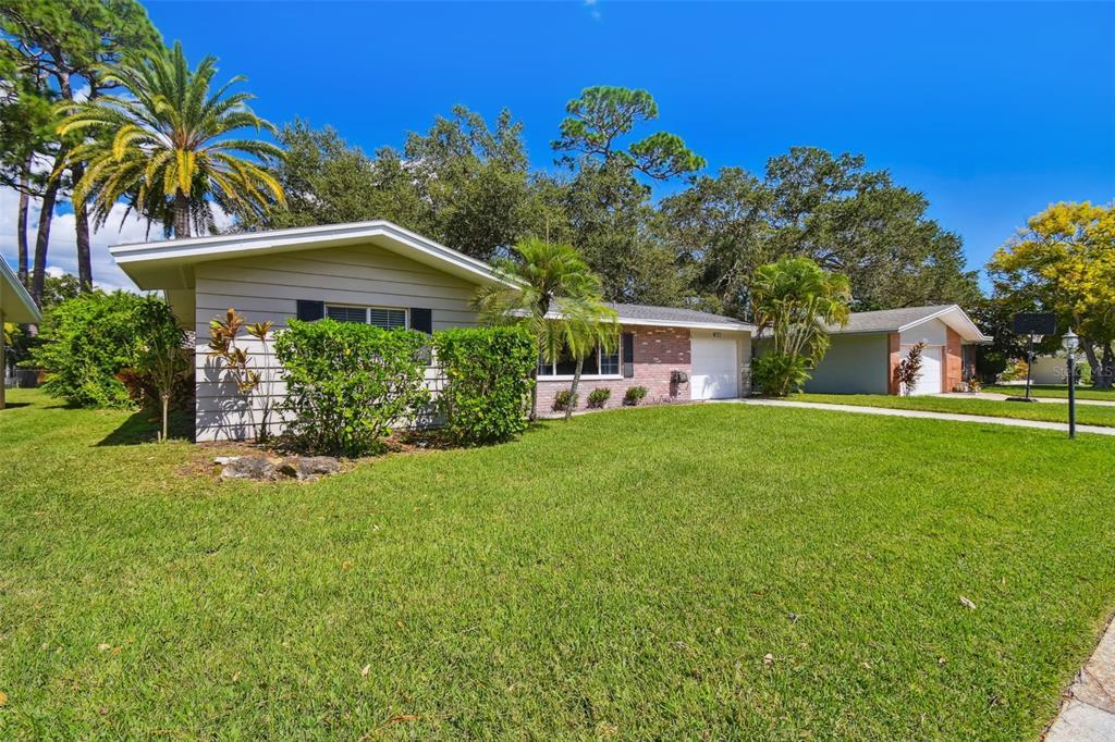 Property Photo: 1636 Leisure Drive FL 33756