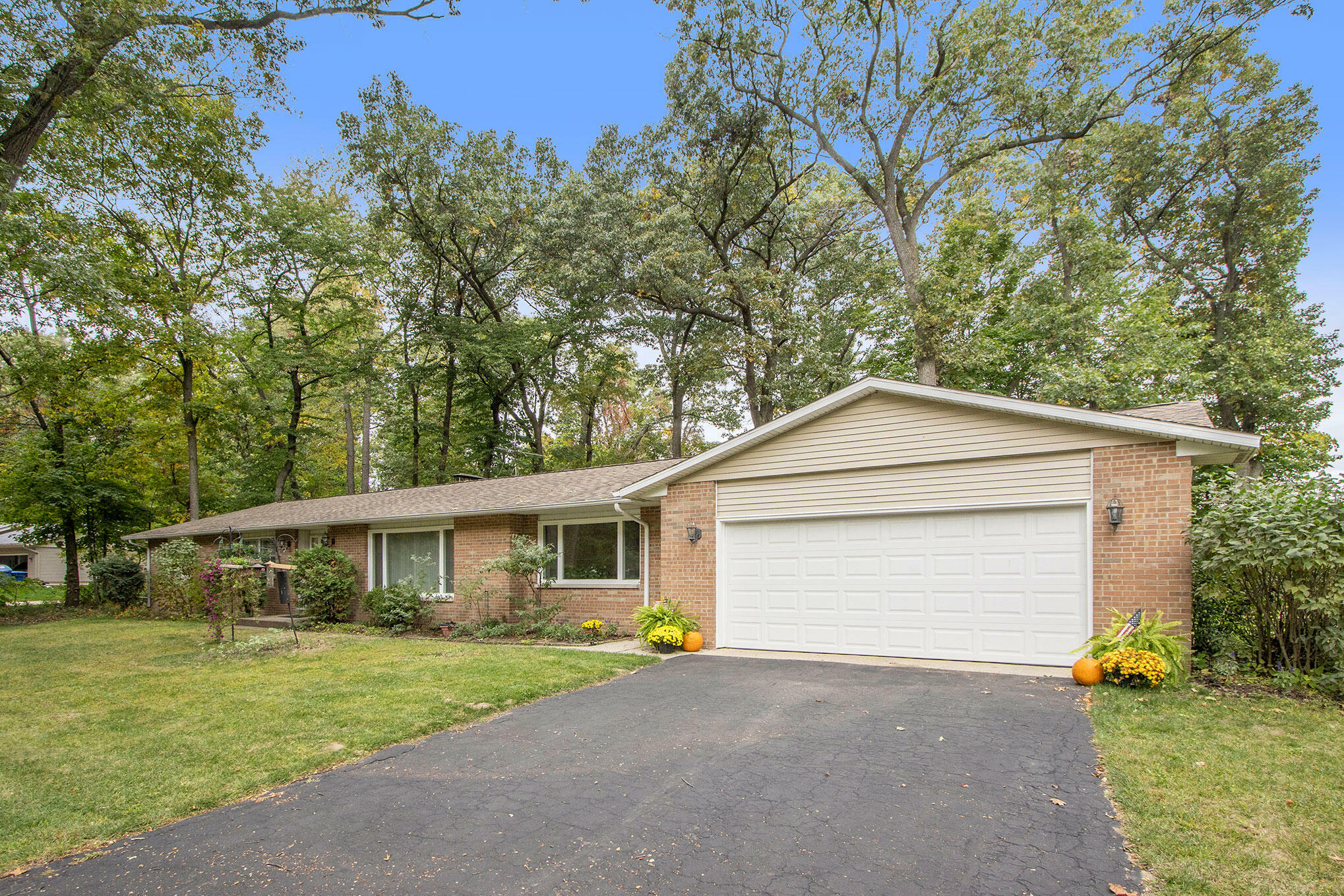 Property Photo:  24056 Oak Lane  MI 49071 