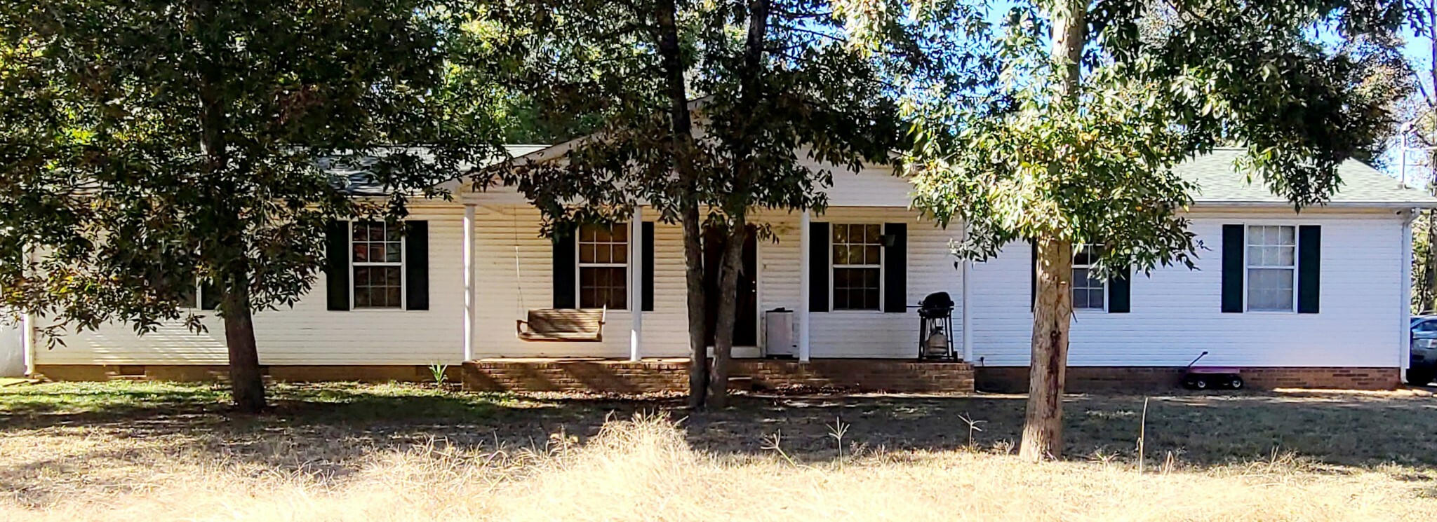 Property Photo:  850 Snell Rd  TN 37091 