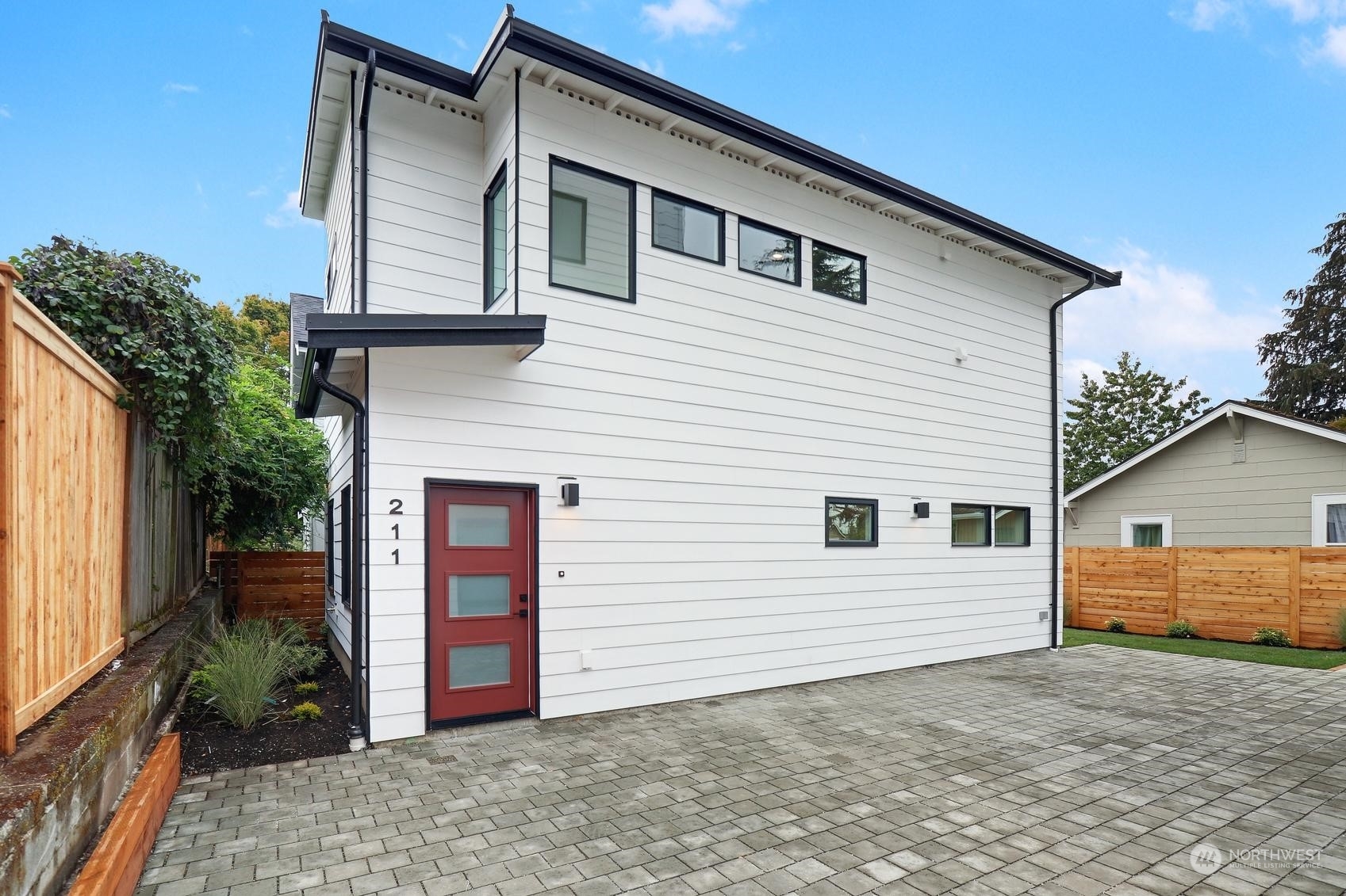 Property Photo:  211 N 101st Street  WA 98133 