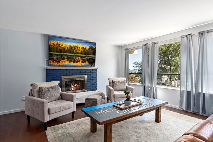 Property Photo:  742 SW 11th Court  WA 98277 