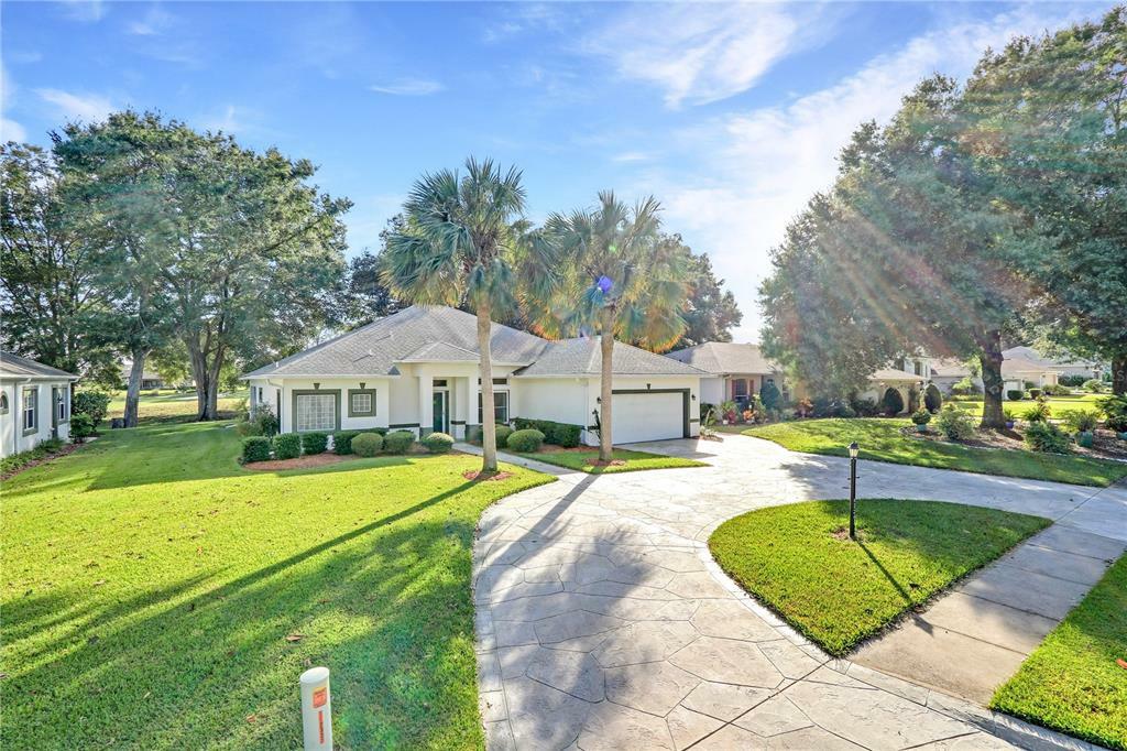 Property Photo: 5521 Grove Manor FL 32159