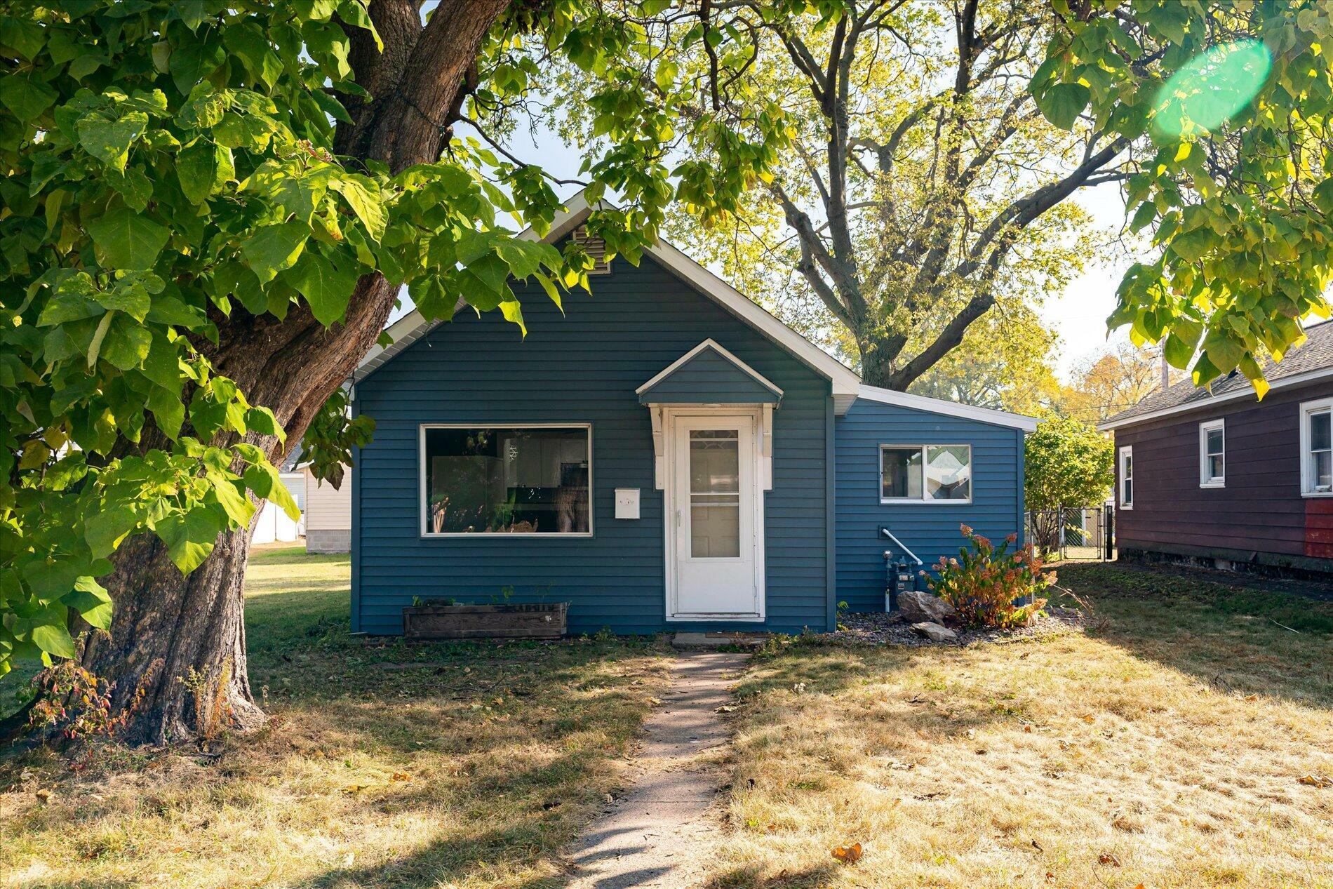 Property Photo:  2808 Harvey St  WI 54603 