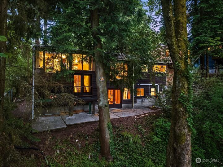 4234 NE 92nd Street  Seattle WA 98115 photo