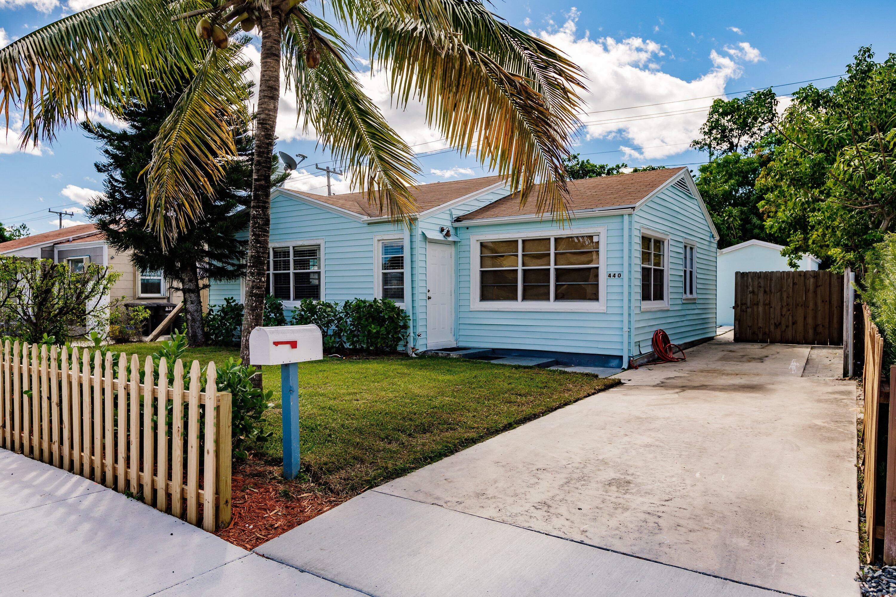 Property Photo:  440 Malverne Road  FL 33405 