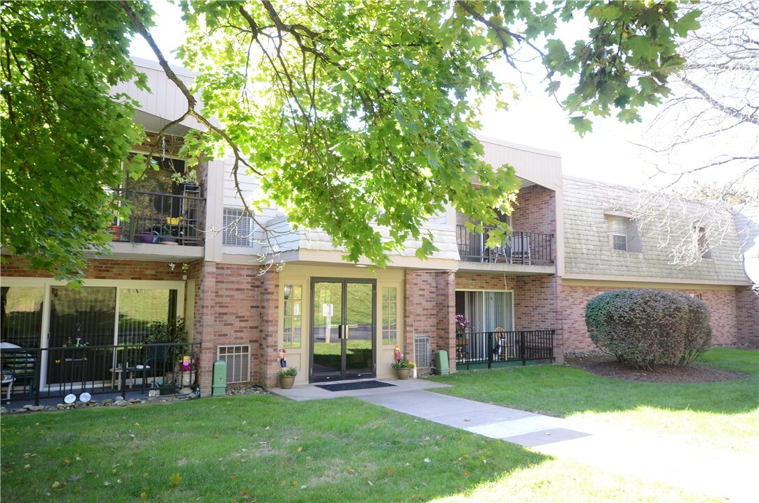 Property Photo:  605 Calais Dr. 311  PA 15237 