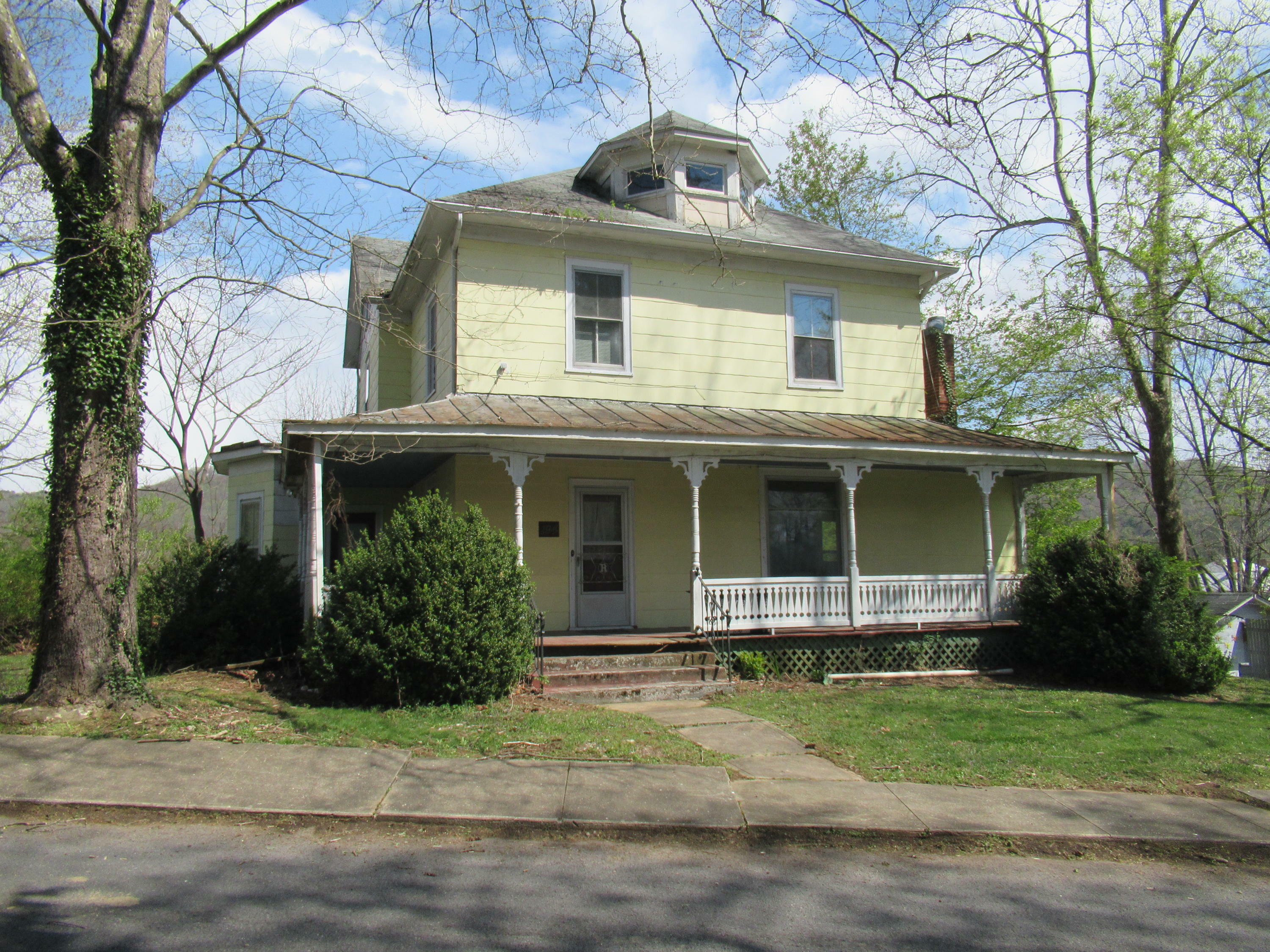 Property Photo:  194 Spring St  WV 24910 