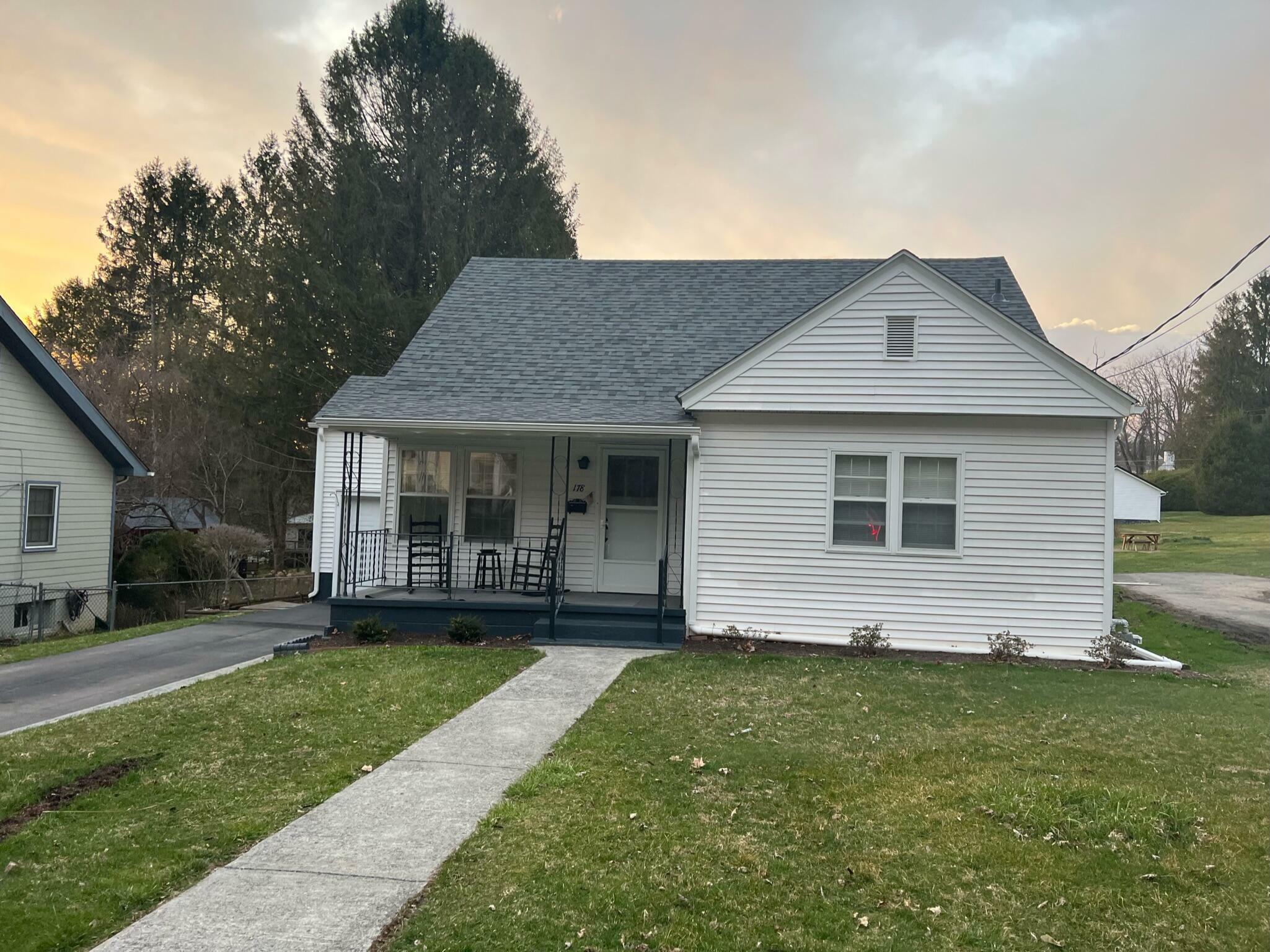 Property Photo: 178 Frazier St WV 24901